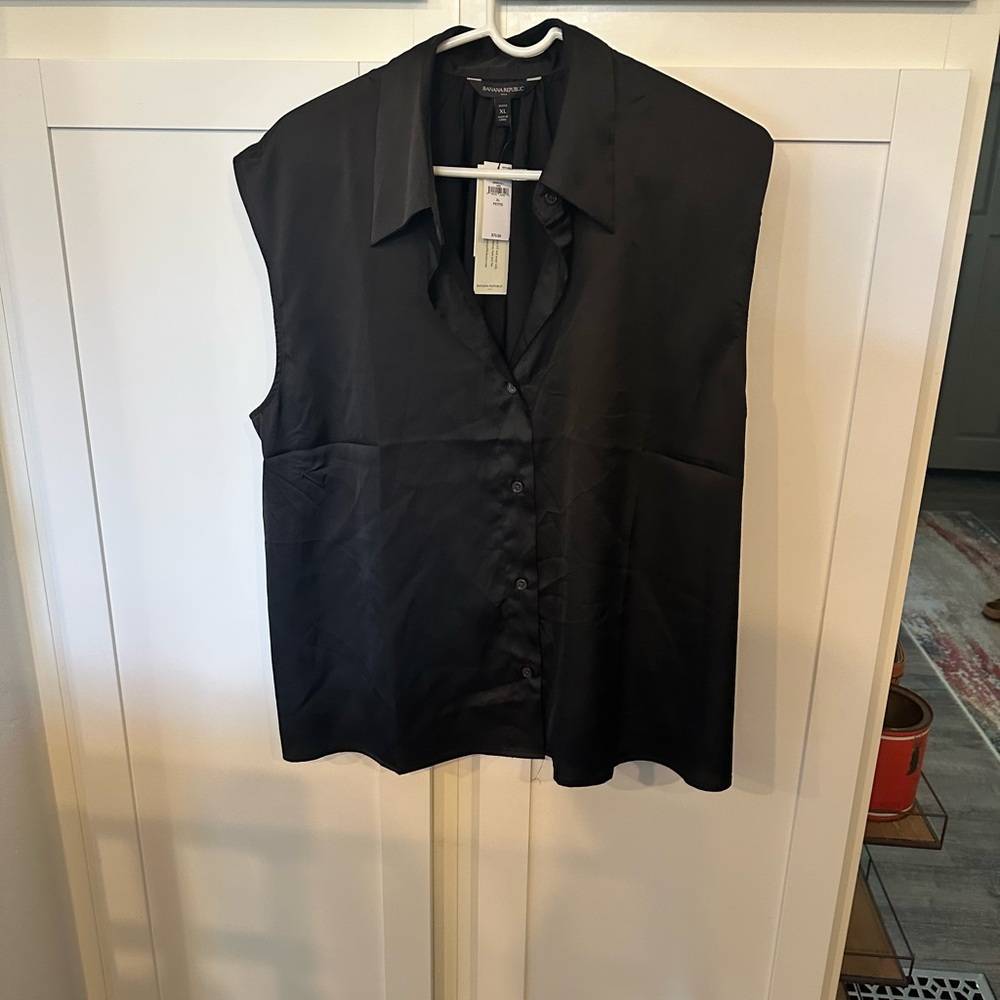 Banana Republic Black Sleeveless Button Down Shirt